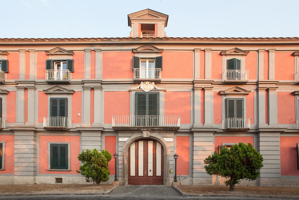 Palazzo Caracciolo Hotel Meta Exterior photo