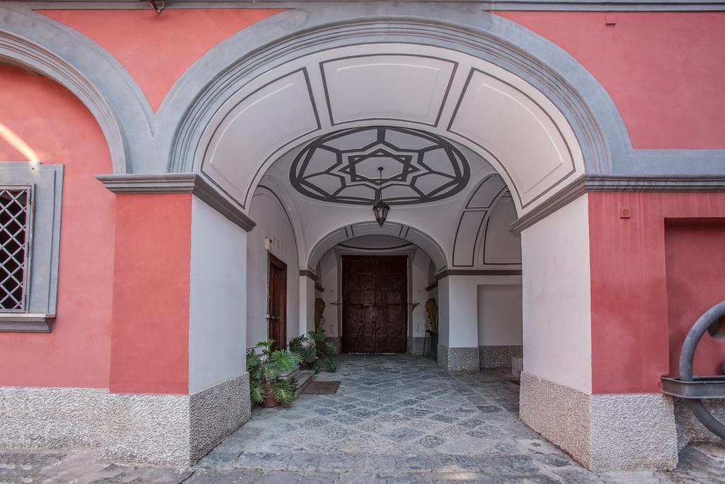 Palazzo Caracciolo Hotel Meta Exterior photo