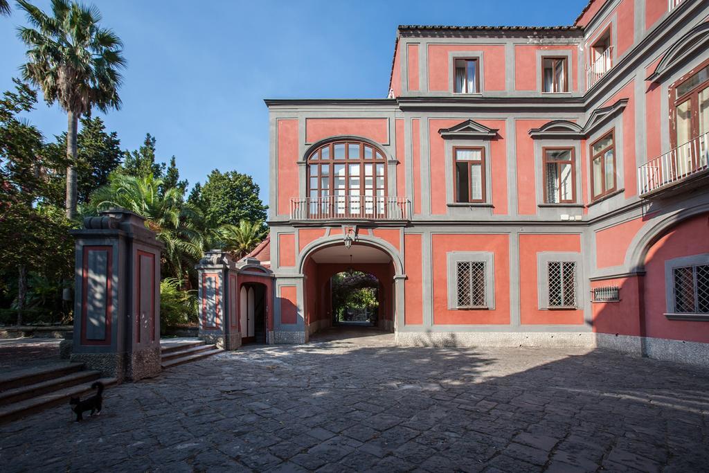 Palazzo Caracciolo Hotel Meta Exterior photo